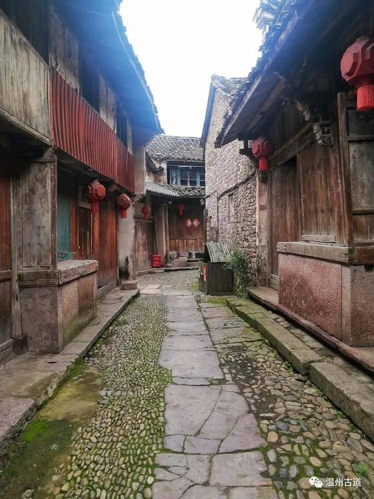 贵都社区：“红粉橙”多方联动 携手为民办实事